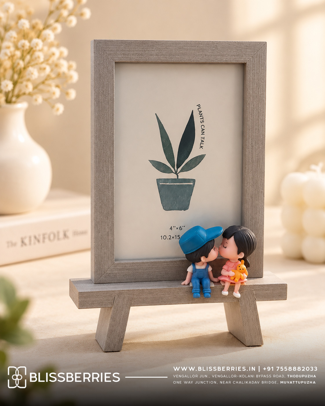 Romantic Couple Photo Frame with 3D Figurines