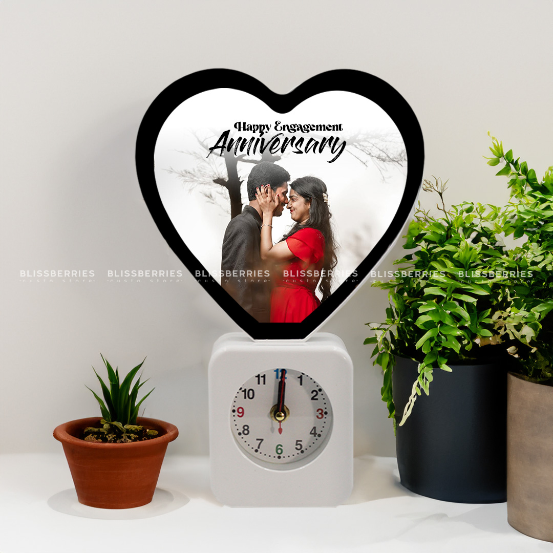 Heart Magic Mirror with Clock - Customizable with 1 Photo & Greeting - Image 4