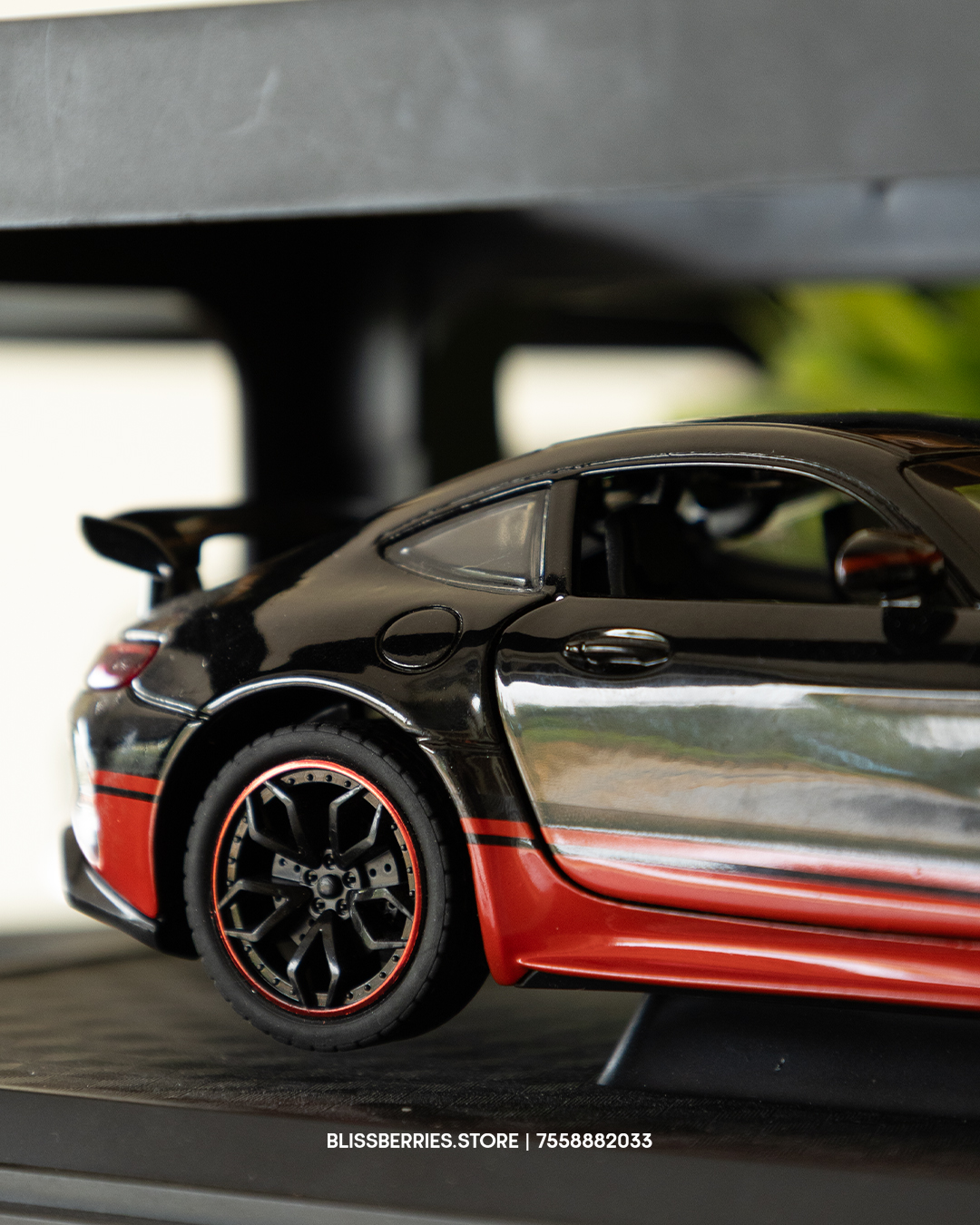 Premium Die-Cast Mercedes-AMG GT Model Car - Image 2