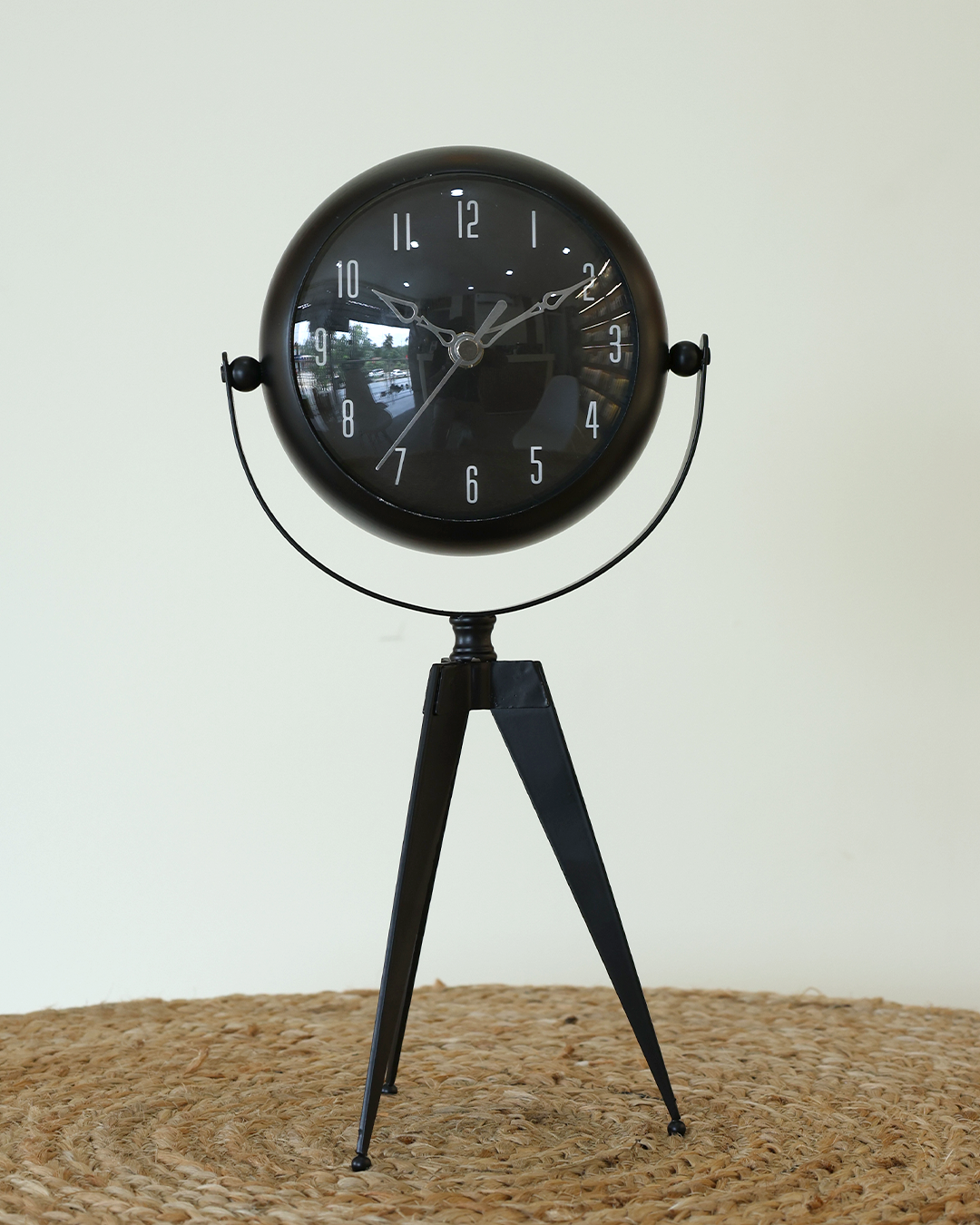 Modern Tripod Metal Desk Clock – Black Industrial Table Clock for Home Office Decor