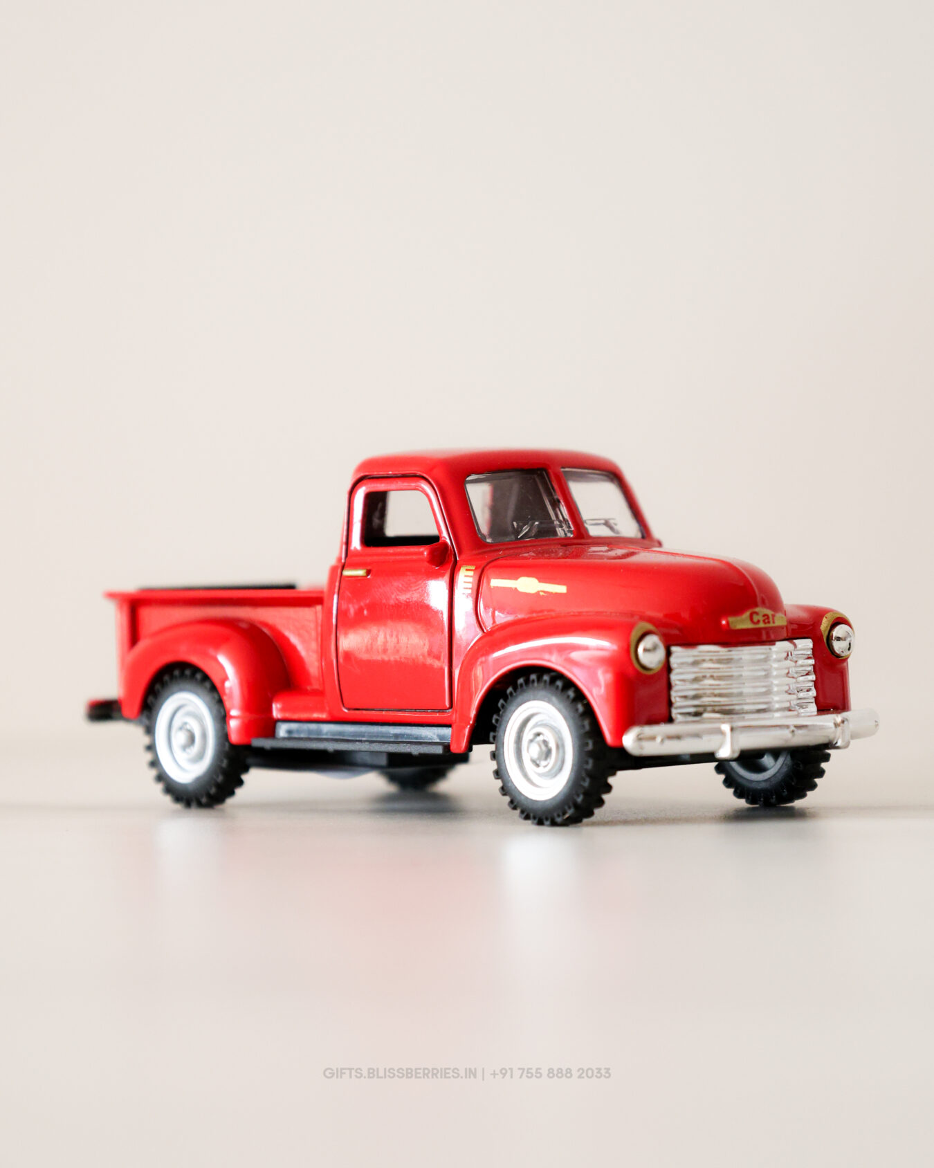 Metal Pick-Up Truck Red Die-Cast Model | Classic Utility Pickup Collectible with Premium Detailing