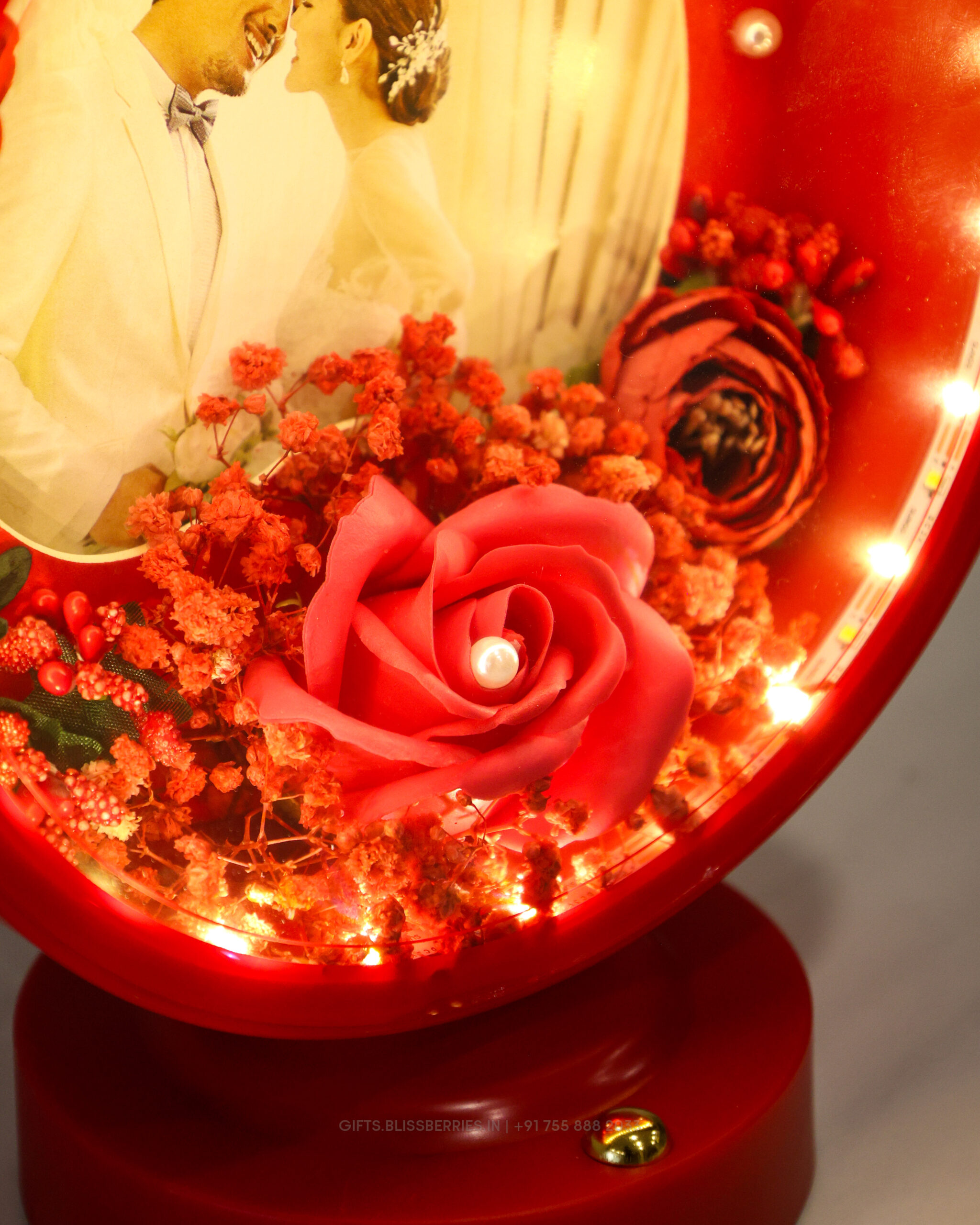Red LED Round Photo Frame with Rose Bouquet | Romantic Illuminated Photo Frame for Home Décor & Gifting - Image 2