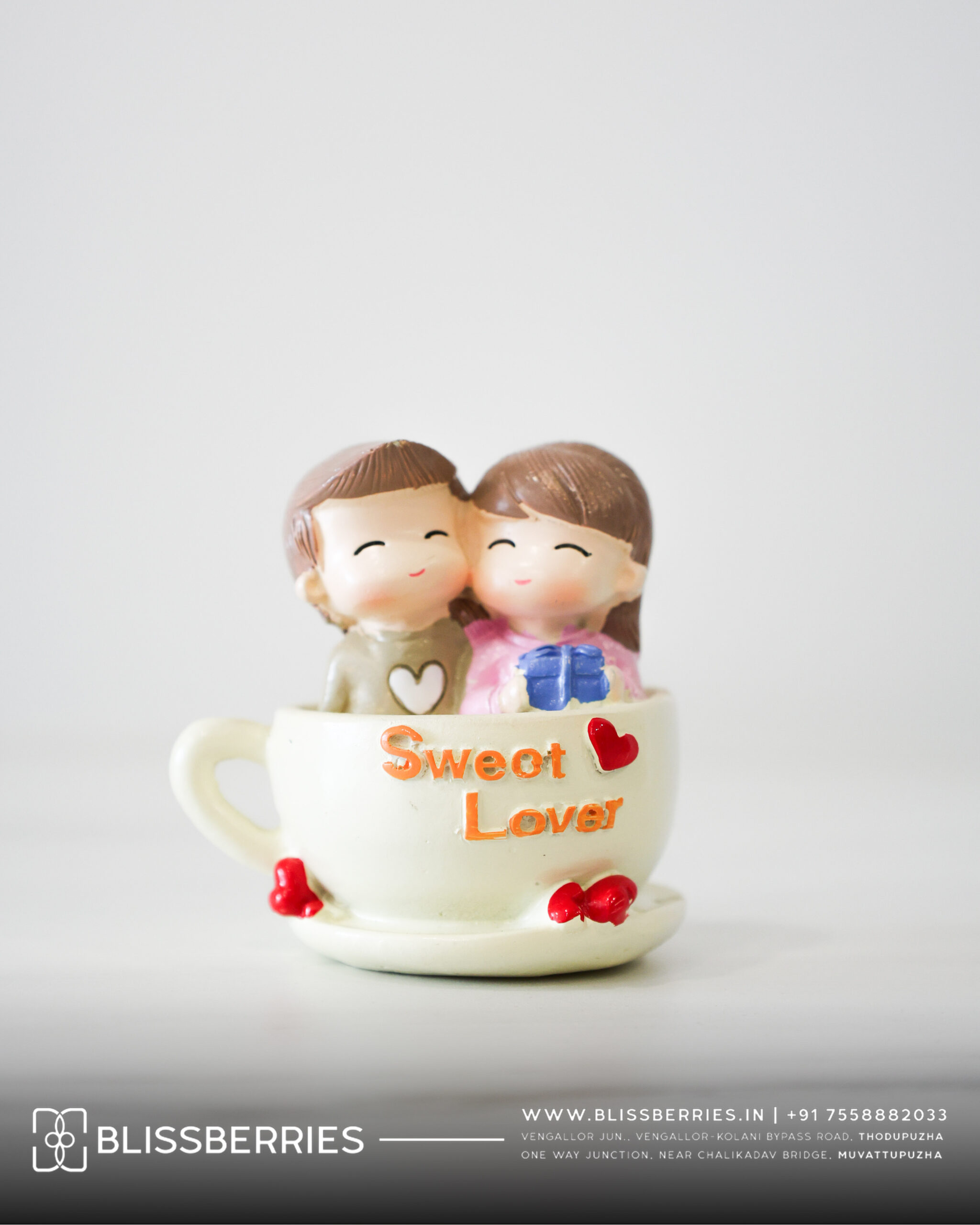 Miniature Cute Couple in Pot Ceramic Showpiece | Romantic Home Décor Gift