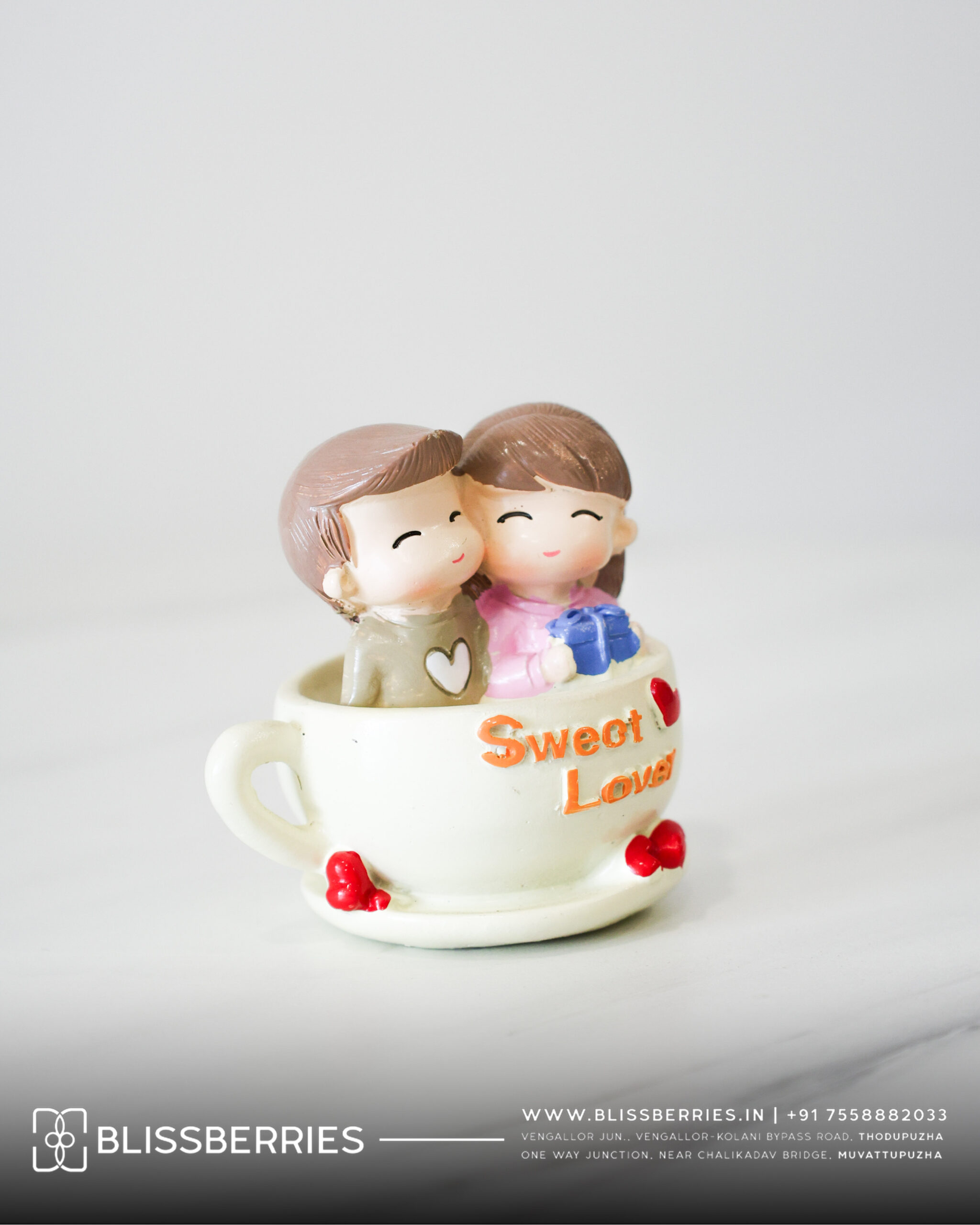 Miniature Cute Couple in Pot Ceramic Showpiece | Romantic Home Décor Gift - Image 2