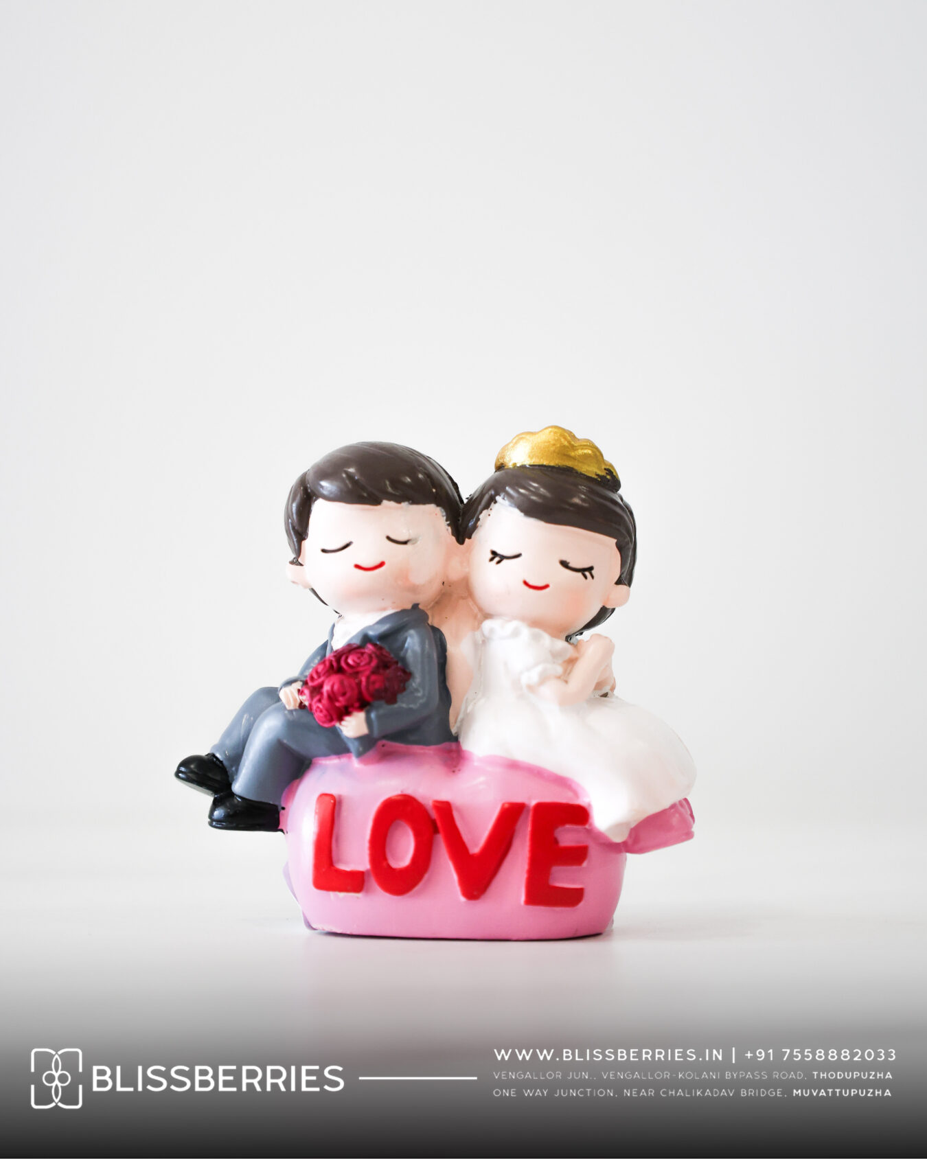 Miniature Cute Couple Love Showpiece | Romantic Couple Figurine for Home & Desk Décor