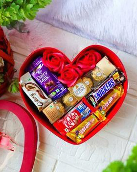 Heart of Delights Hamper – Romantic Luxury Chocolate & Rose Gift Box